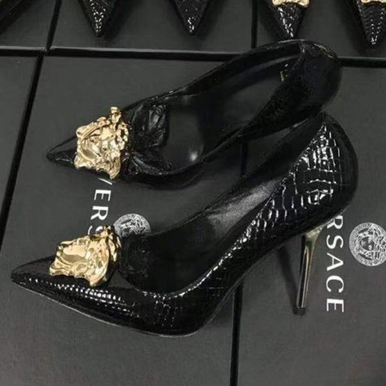 MEDUSA BUCKLE CROCODILE PATTERN HEELS FOR WOMEN