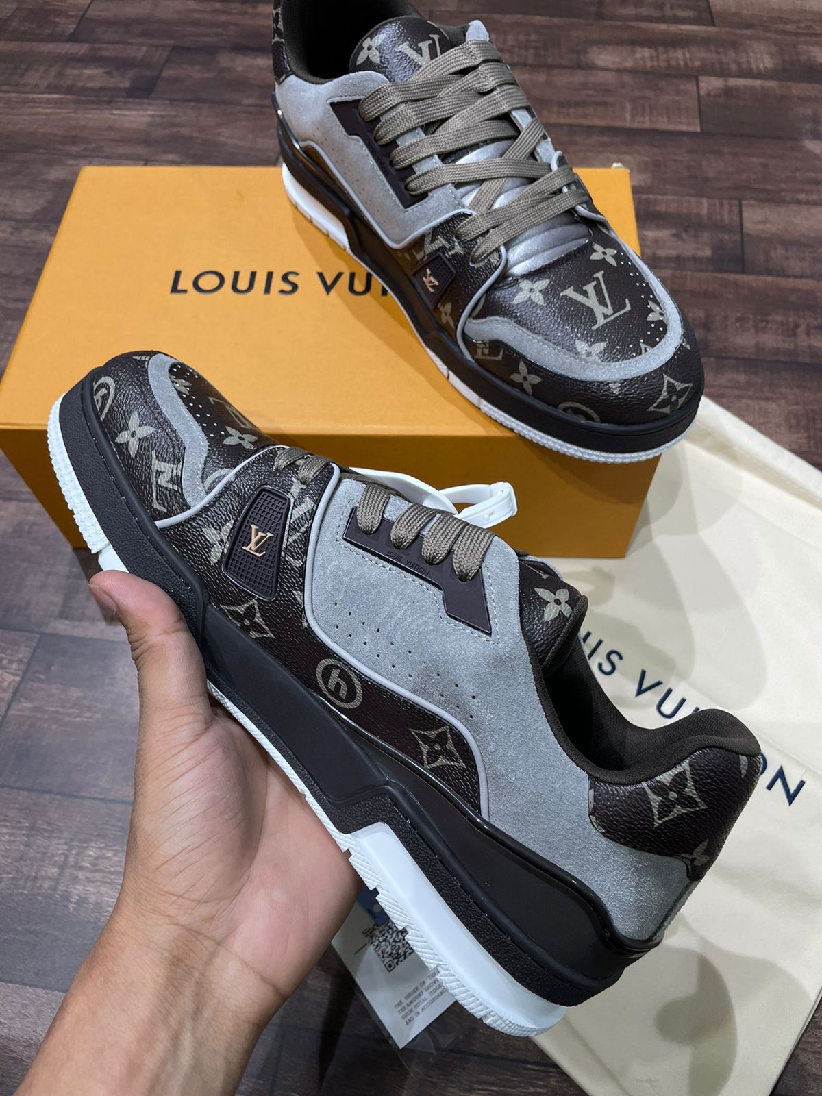 HIGH END QUALITY SNEAKERS FOR MEN