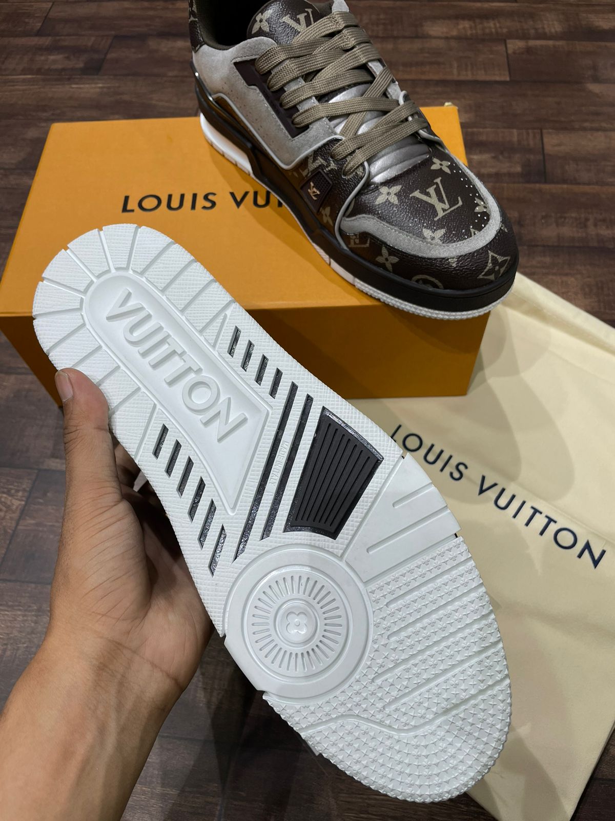HIGH END QUALITY SNEAKERS FOR MEN