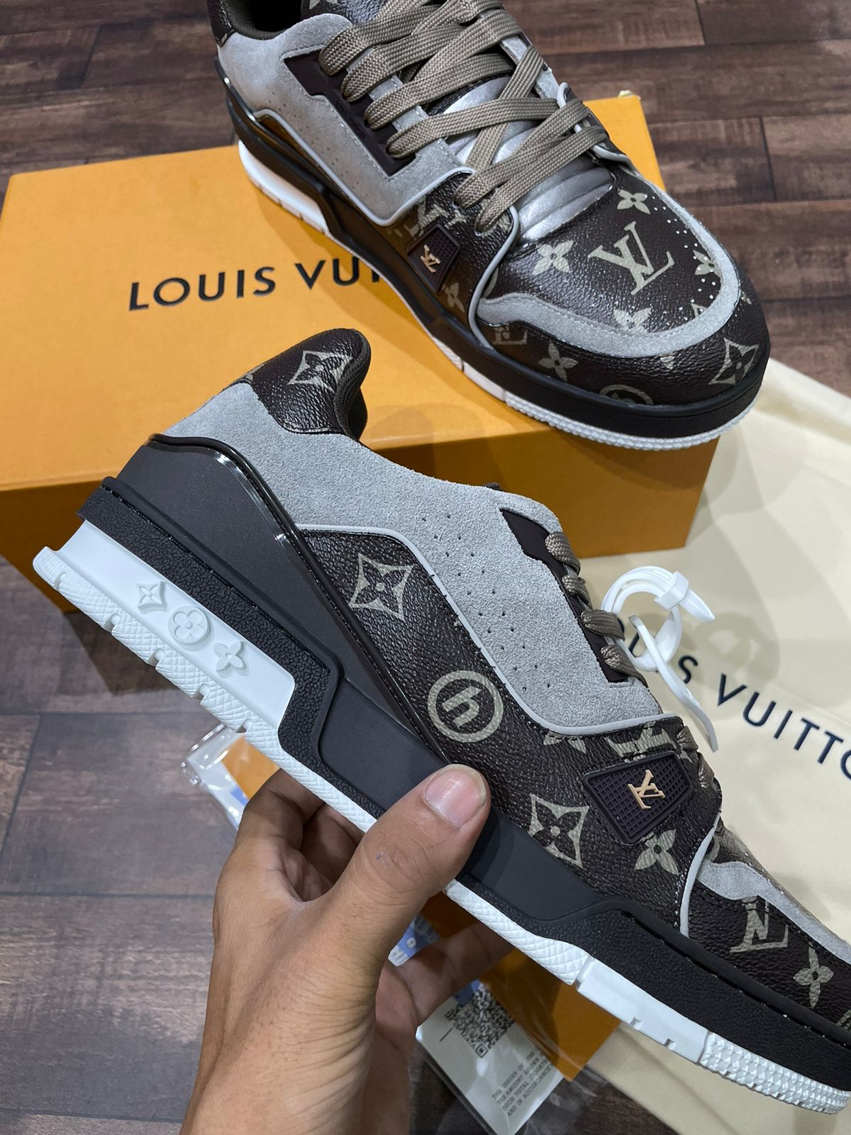HIGH END QUALITY SNEAKERS FOR MEN