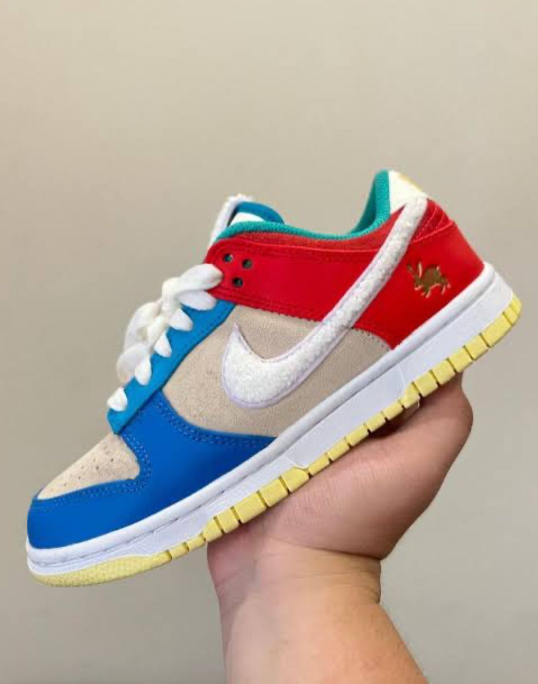 DUNK YEAR OF THE RABBIT FOSSIL STONE SNEAKER FOR MEN (BLUE)