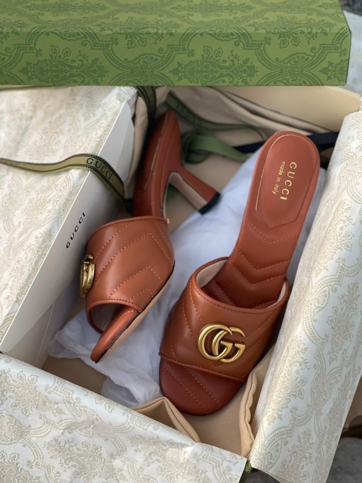 PREMIUM MULES FOR WOMEN