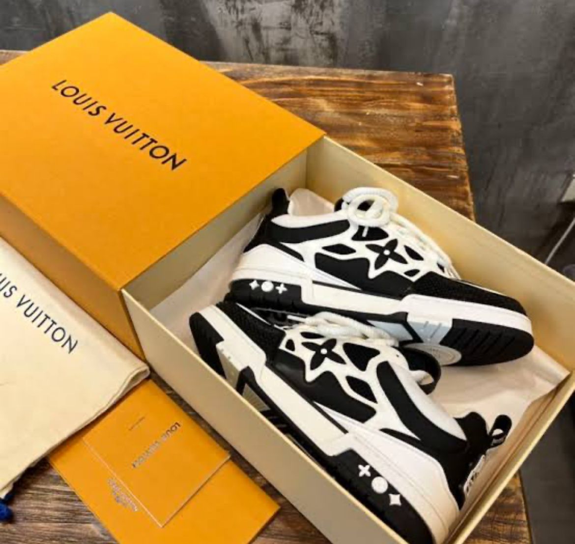 PREMIUM STAKE SNEAKERS FOR MEN