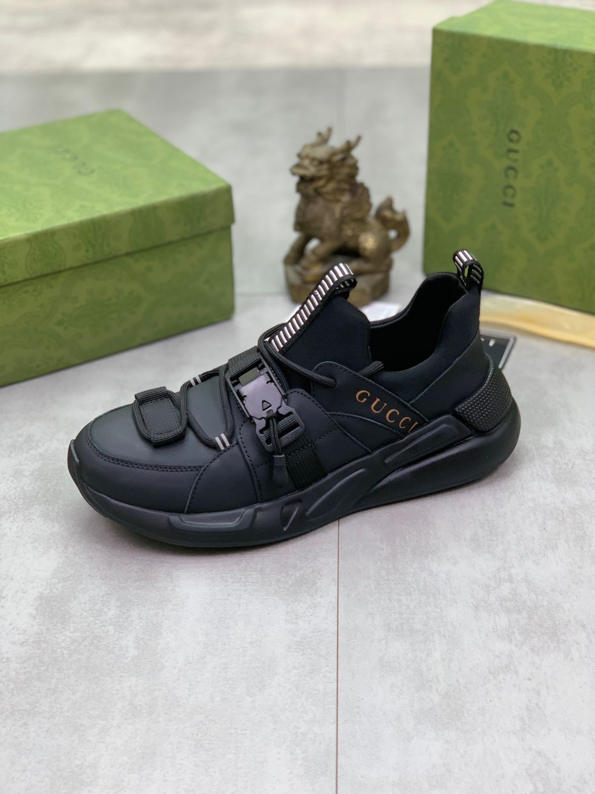 LUXURY SPORTS SNEAKER FOR MEN