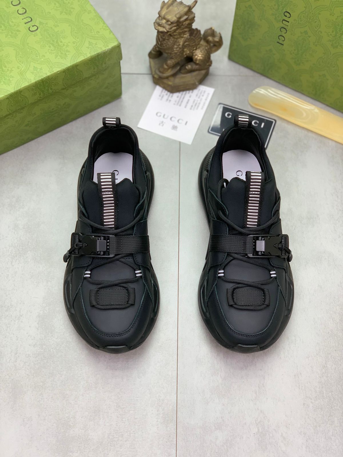 LUXURY SPORTS SNEAKER FOR MEN