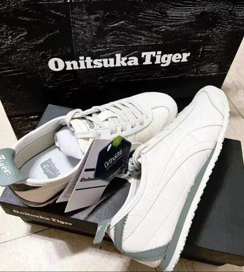 PREMIUM WHITE SNEAKERS FOR MEN