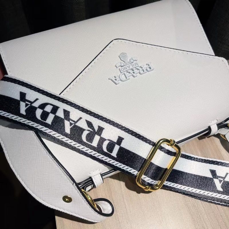 PREMIUM MONOCHROME SAFFIANO BAG