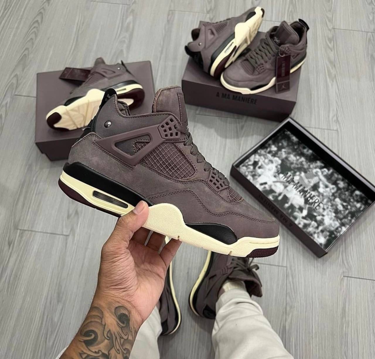 PREMIUM LUXURY RETRO 4 MANIERE SNEAKER IN STOCK