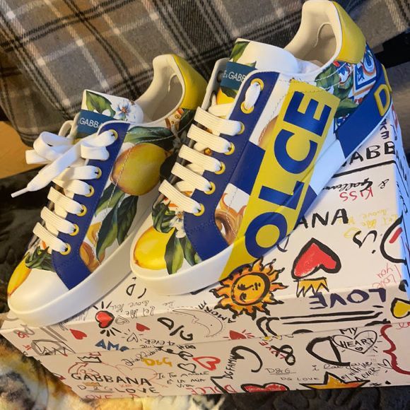 PREMIUM LUXURY SNEAKER IN STOCK