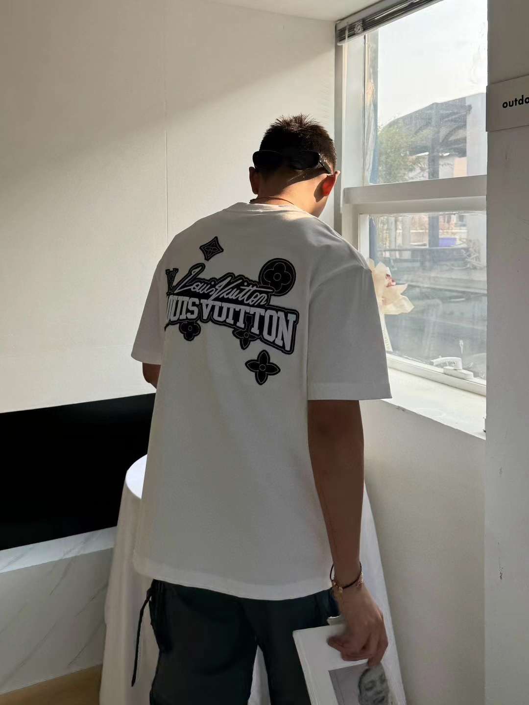 EMBROIDERED DROP SHOULDER TEES(WHITE)