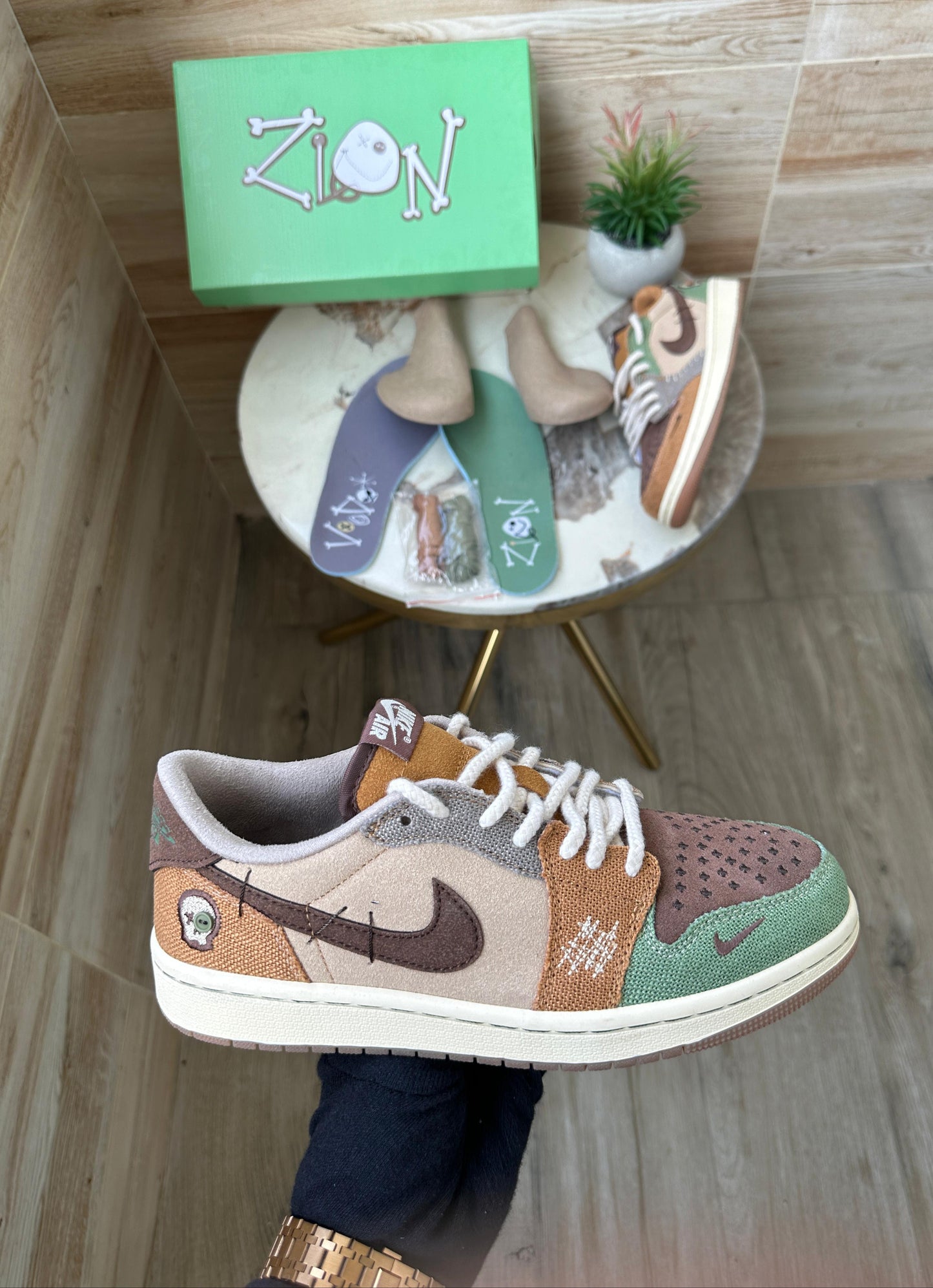 PREMIUM RETRO 1 VOODOO SNEAKERS