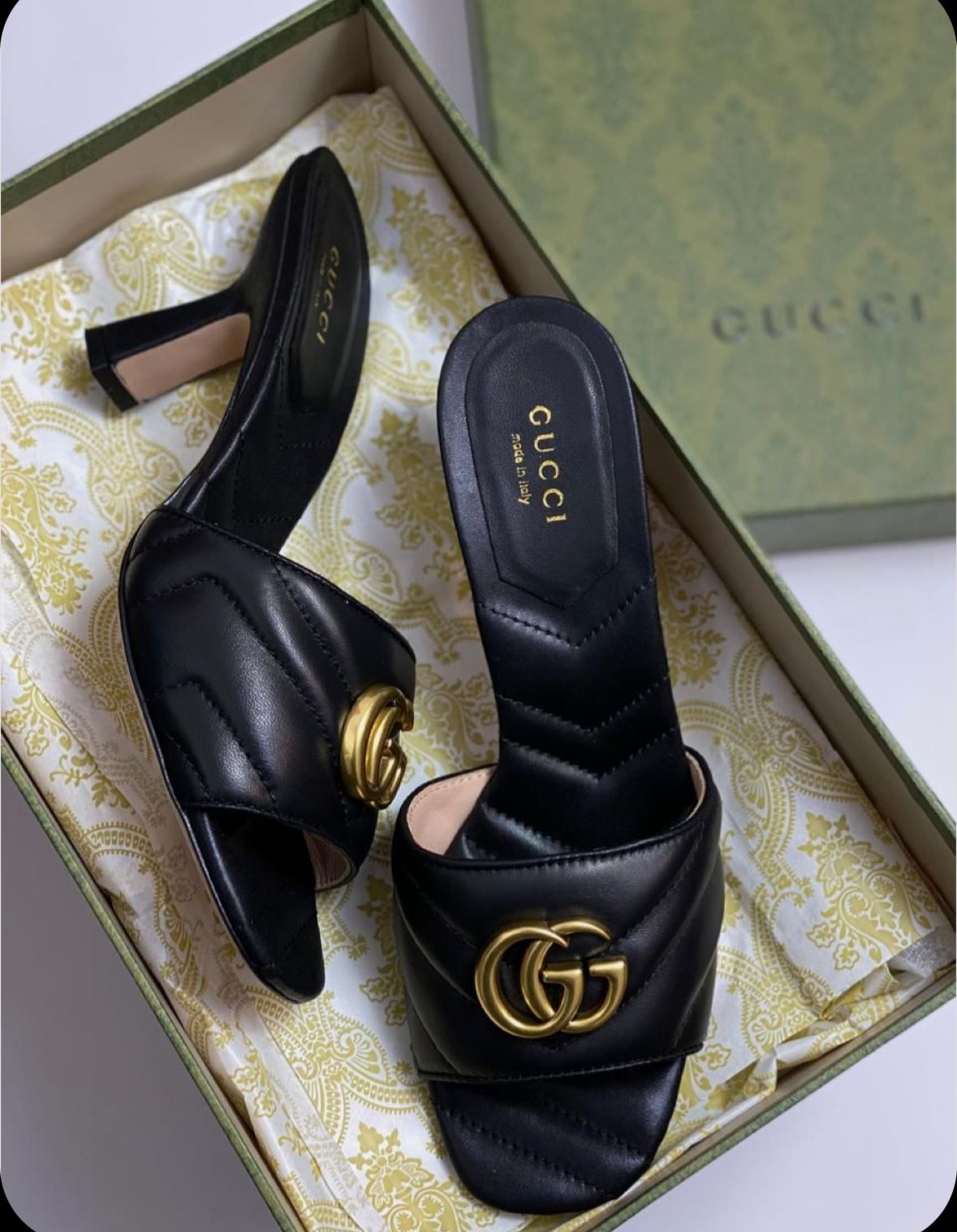 PREMIUM LOGO HEELS