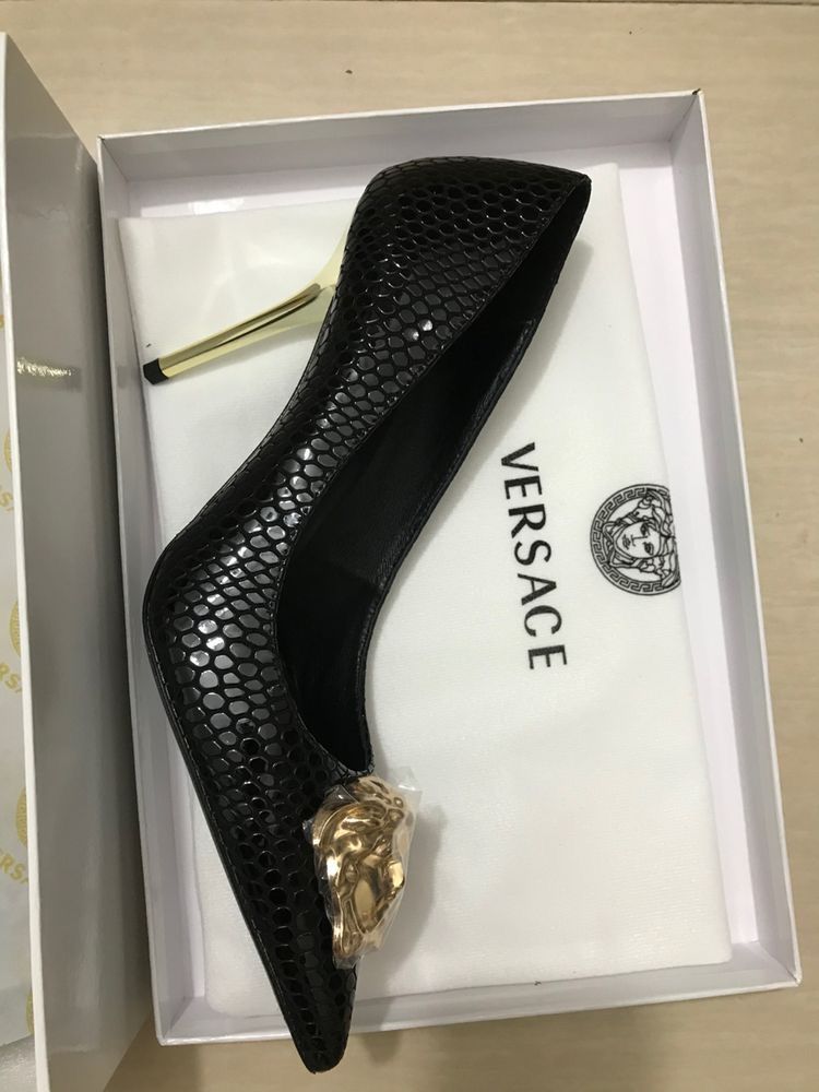 MEDUSA BUCKLE CROCODILE PATTERN HEELS FOR WOMEN