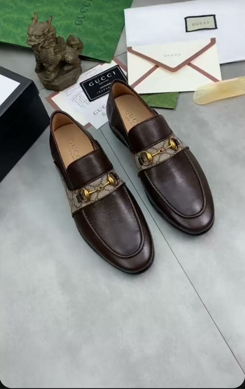 New Arrive Logo Plaque Loafers for Men