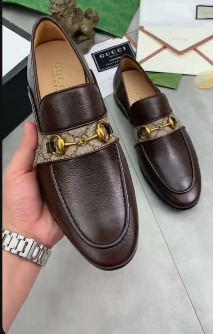 New Arrive Logo Plaque Loafers for Men