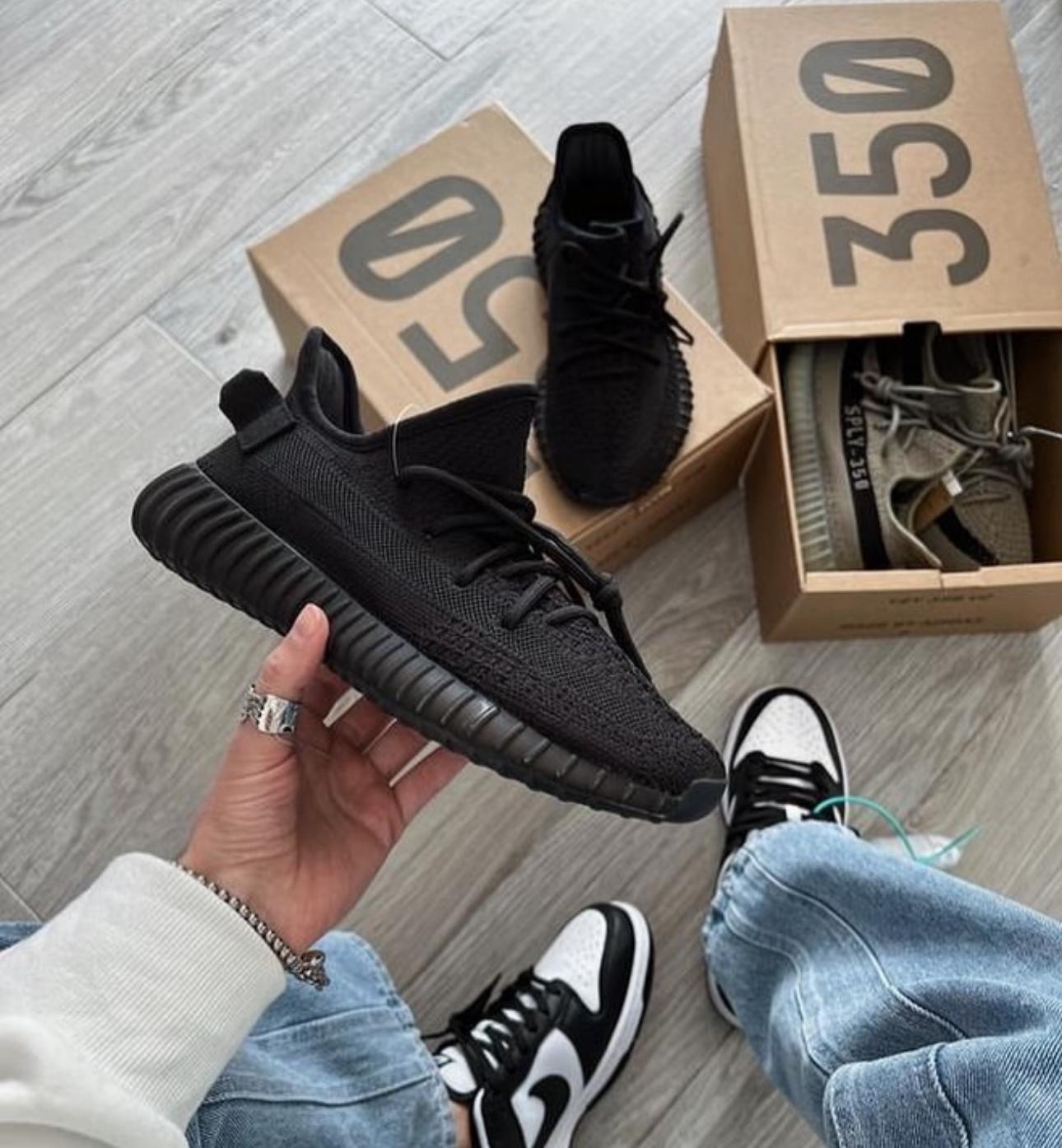 YEEZY 350 V2 SNEAKER FOR MEN