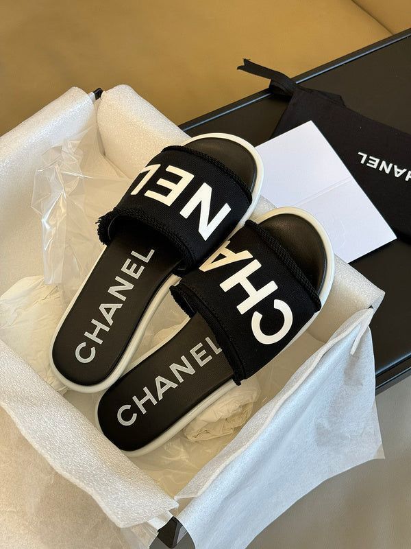 PREMIUM SLIDERS FOR WOMEN