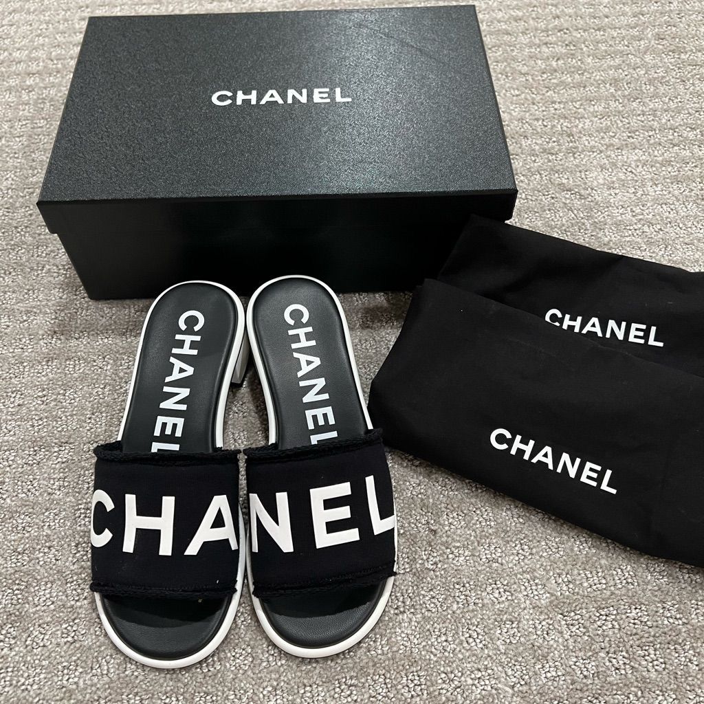 PREMIUM SLIDERS FOR WOMEN