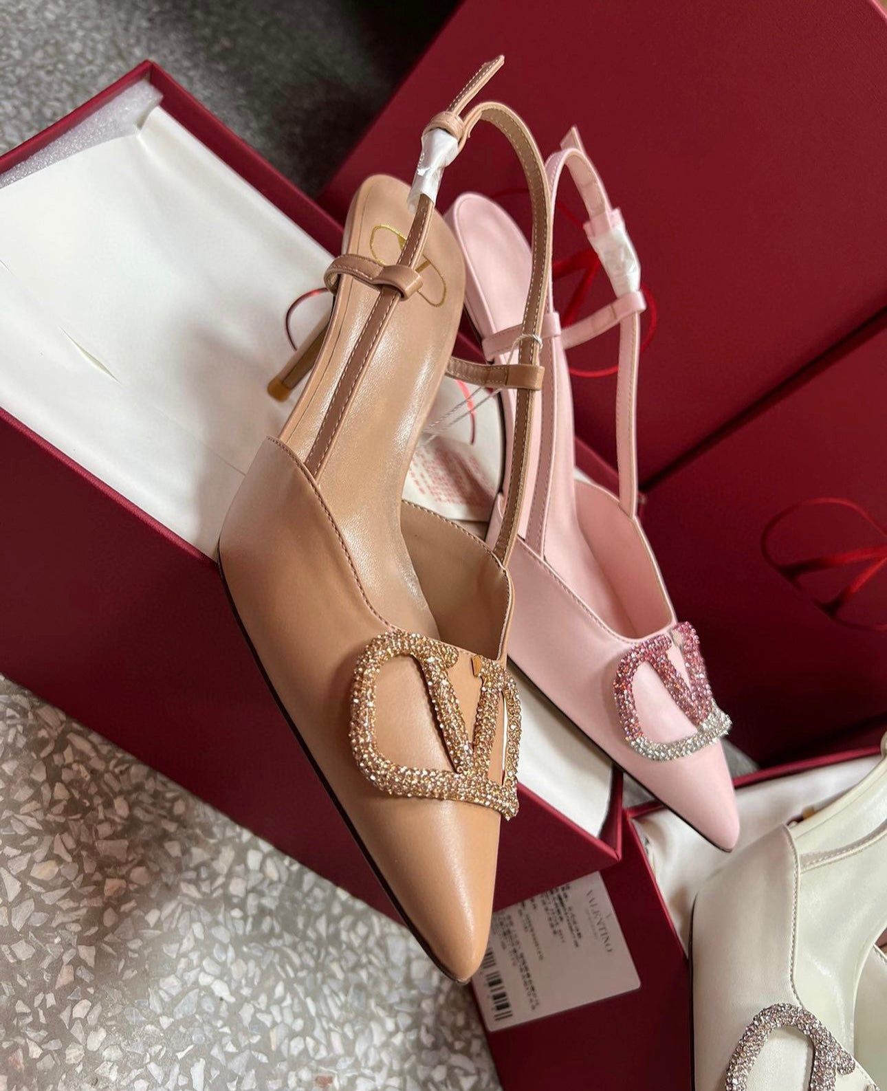 LUXURY HEELS WITH BUCKLE