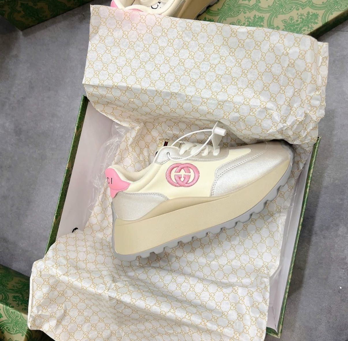 PREMIUM SNEAKERS FOR HER