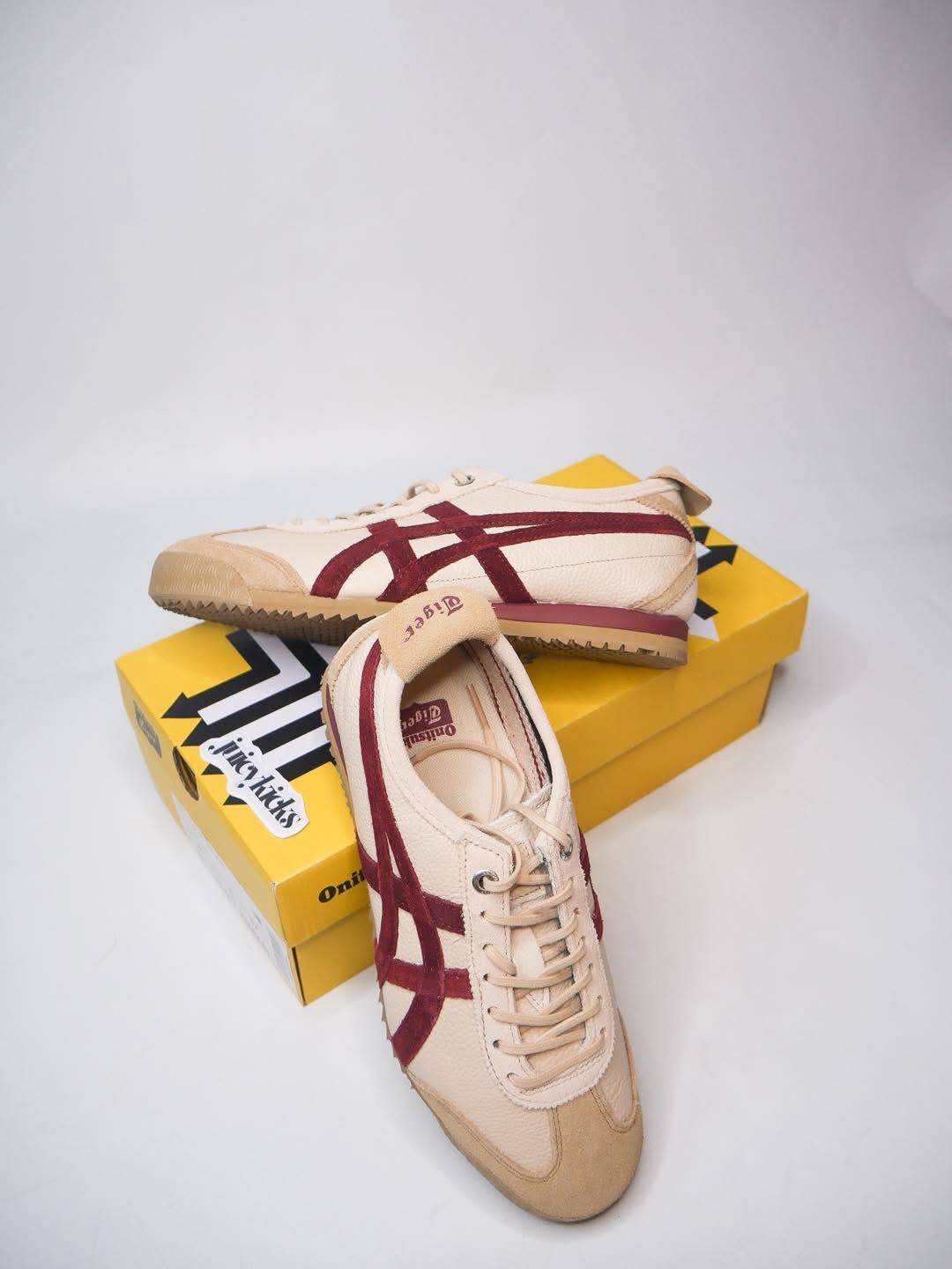 PREMIUM STRIPS SNEAKERS FOR MEN