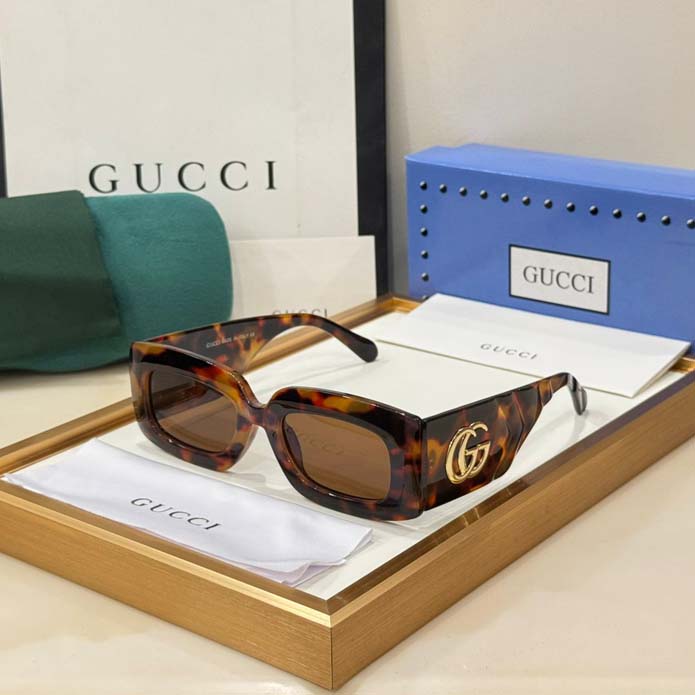 RECTANGULAR MODEL FOR WOMEN