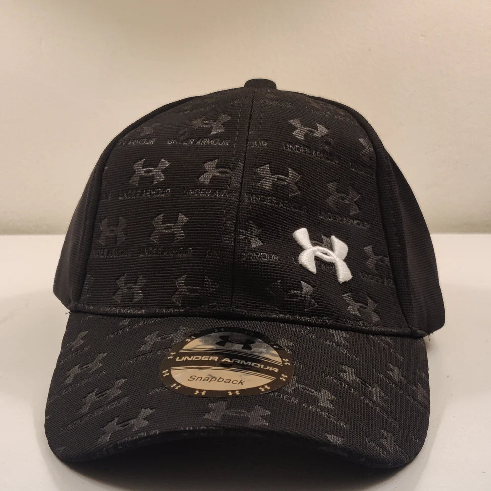 Classic and Cool Embroidery Logo Cap With Adjustable Buckle For Men and Women