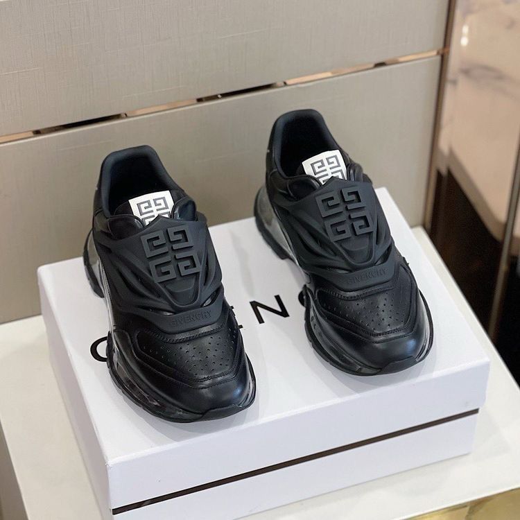 LUXURY GG SNEAKER IN STOCK