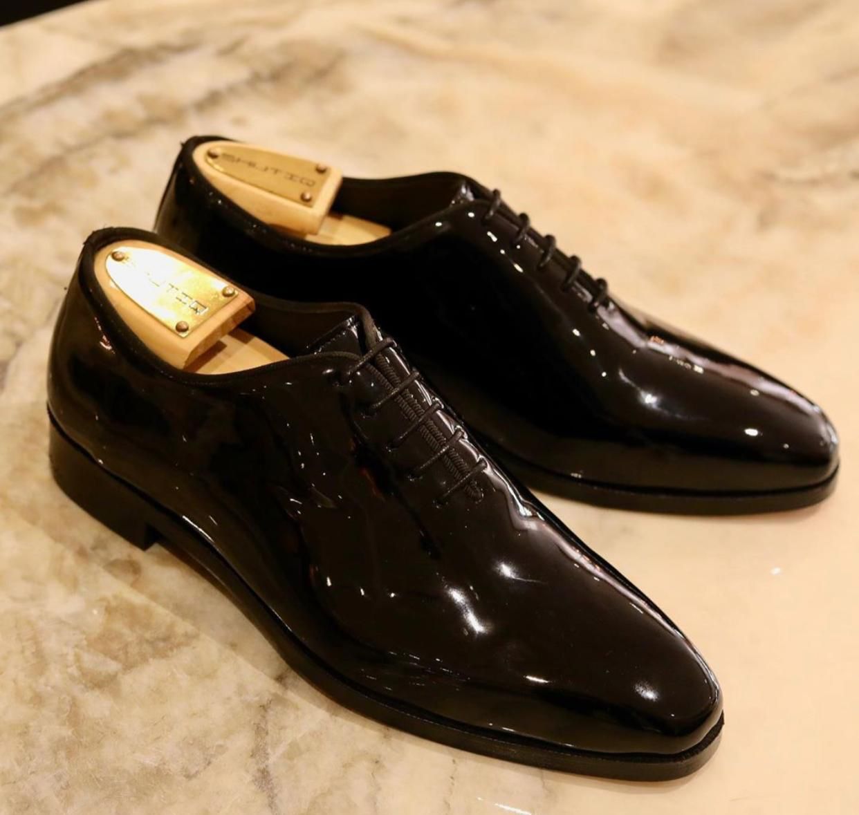 Premium Pianos Low-Top Loafers with Perforations