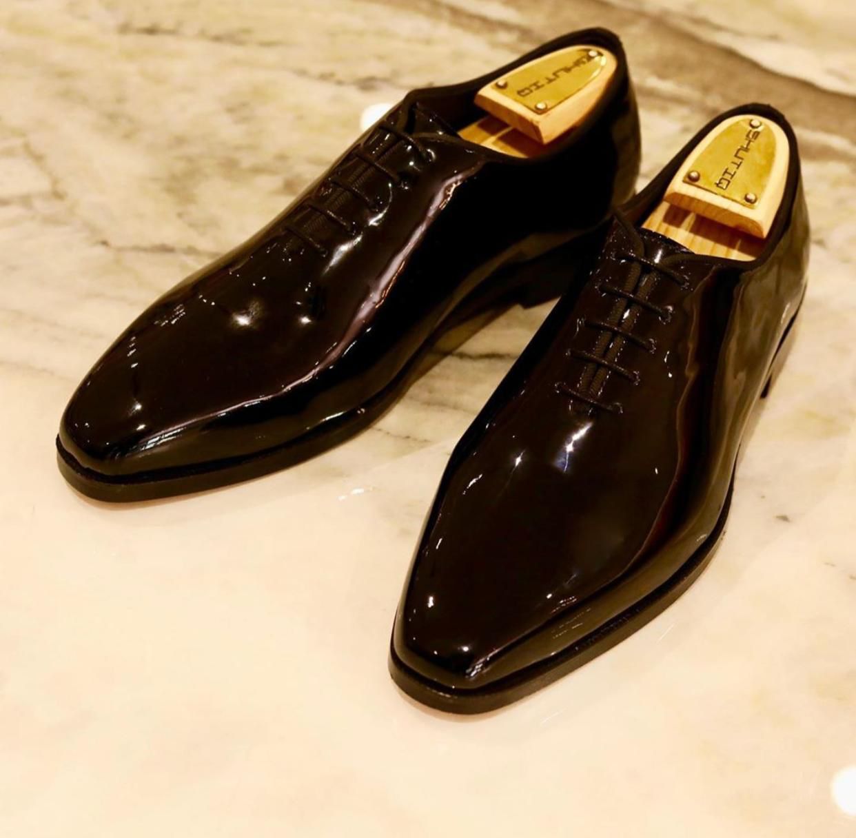 Premium Pianos Low-Top Loafers with Perforations