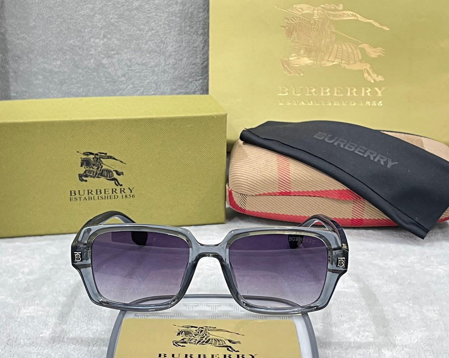 Luxury Different Shades in Unisex Sunglass