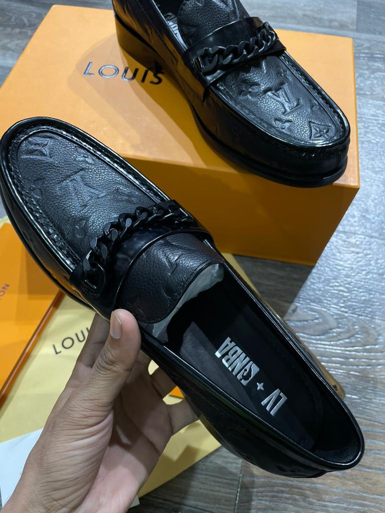 Luxury Embossed Loafers With Chain Design For Men (Black)