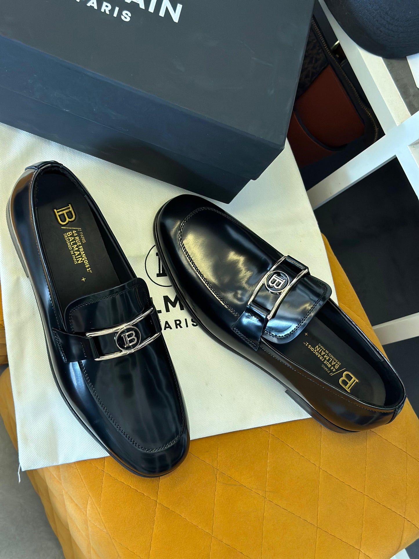 Luxury Loafers With Metal Accent For Men