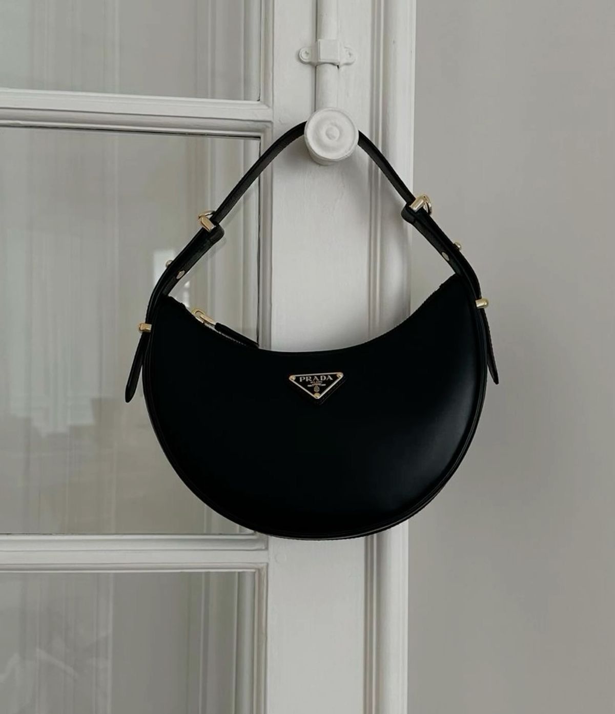 Women's Mini Leather Arqué Shoulder Bag