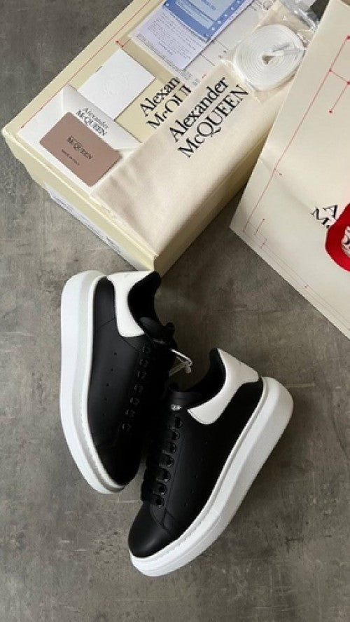 BLACK COLOR SNEAKERS FOR MEN