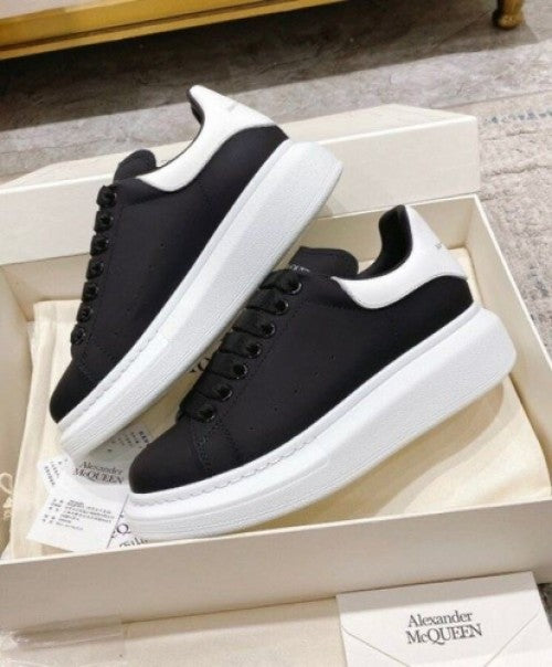 BLACK COLOR SNEAKERS FOR MEN