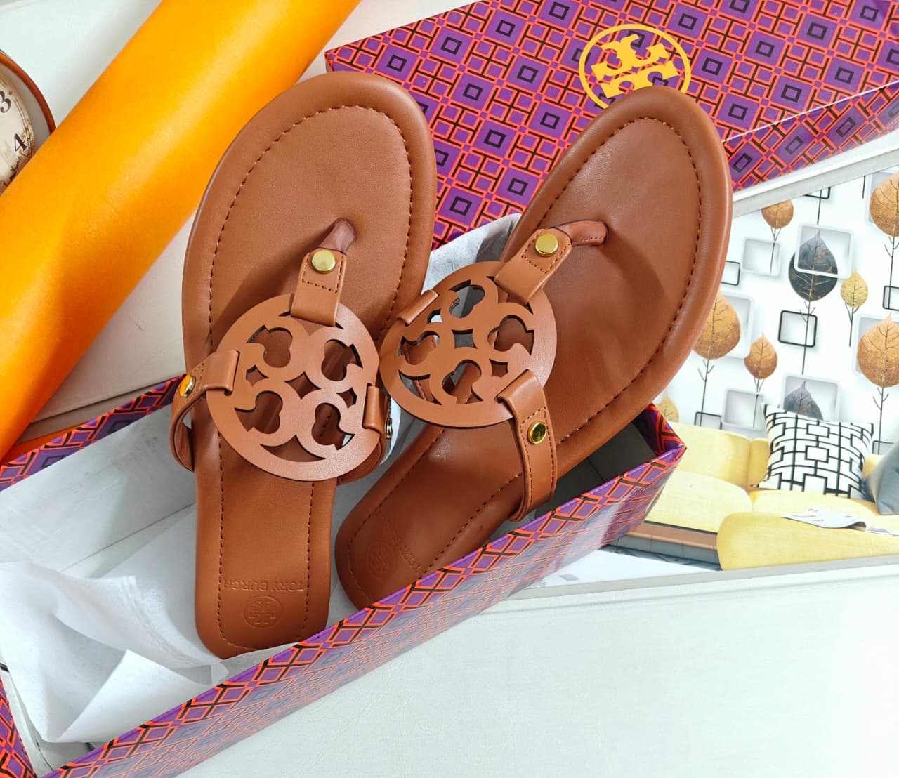 PREMIUM SLIDES FOR WOMEN