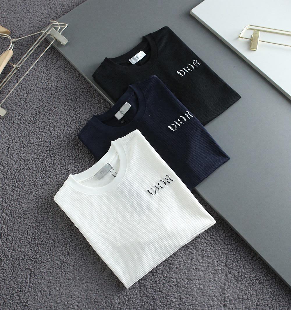 ROUND NECK WITH EMBROIDERED LOGO TEES FOR MEN