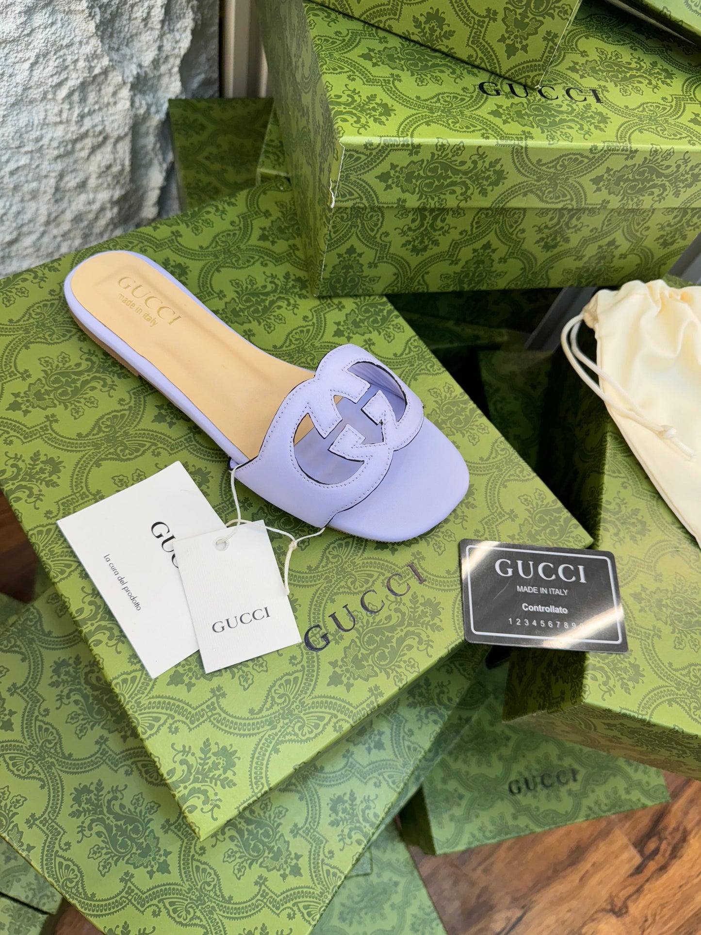 PREMIUM FLATS FOR WOMEN
