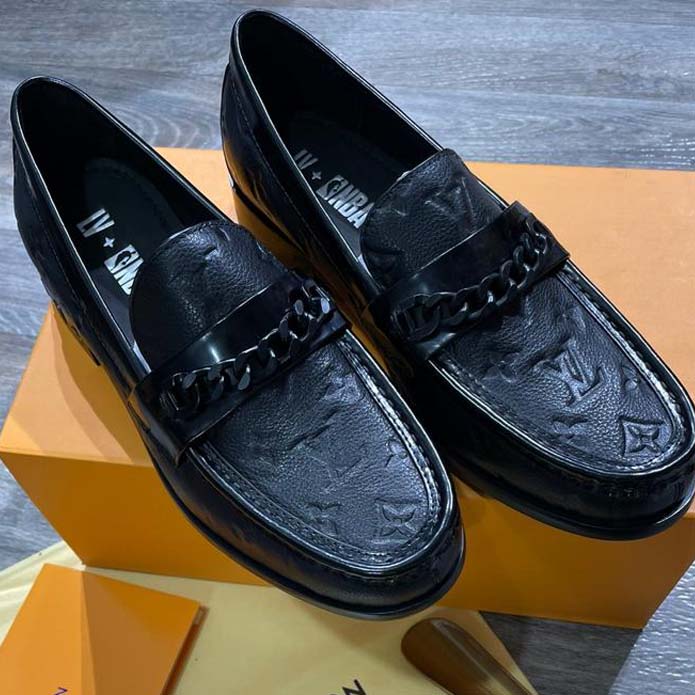 Luxury Embossed Loafers With Chain Design For Men (Black)