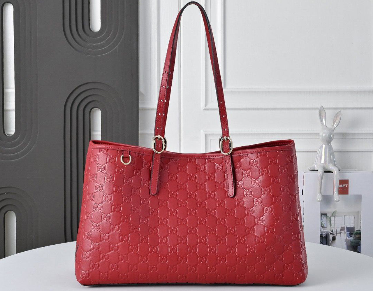 LUXURY EMBELEM TOTE BIG SIZE  (40 cm)