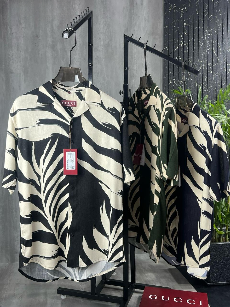 Casual Leaf Print Button-Up Shirt for Men
